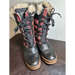 Keen Wapato Tall Red and Black Lace Up Faux Fur Snow Boots Women’s Size US 9